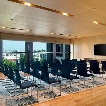 La Ville Hotel & Suites City Walk Dubai, Autograph Collection Exterior foto Meeting room at the Westin Mumbai International Airport