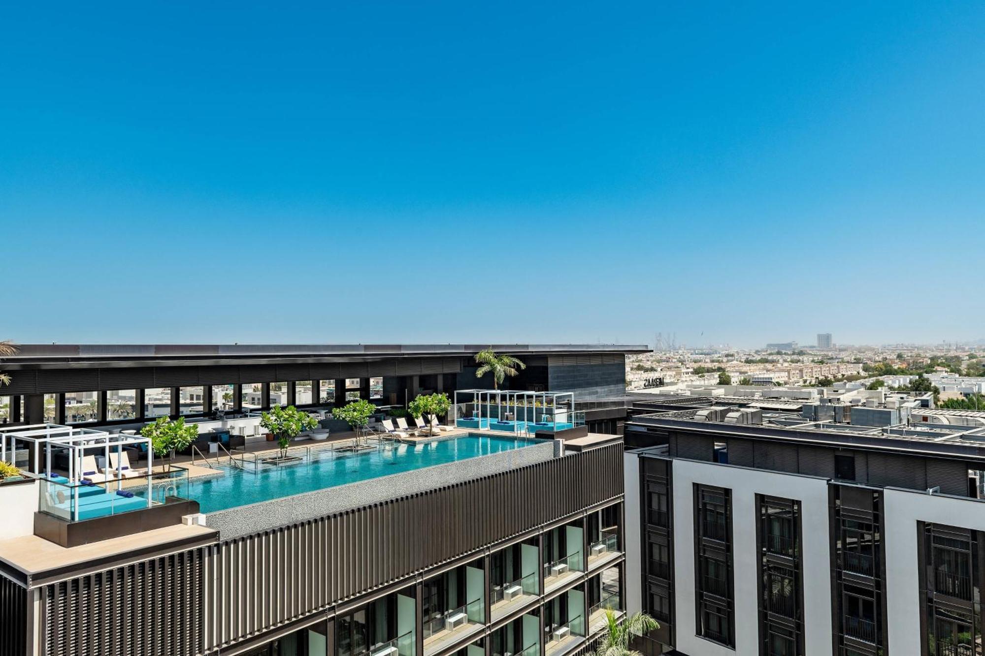 La Ville Hotel & Suites City Walk Dubai, Autograph Collection Exterior foto The rooftop pool at the hotel