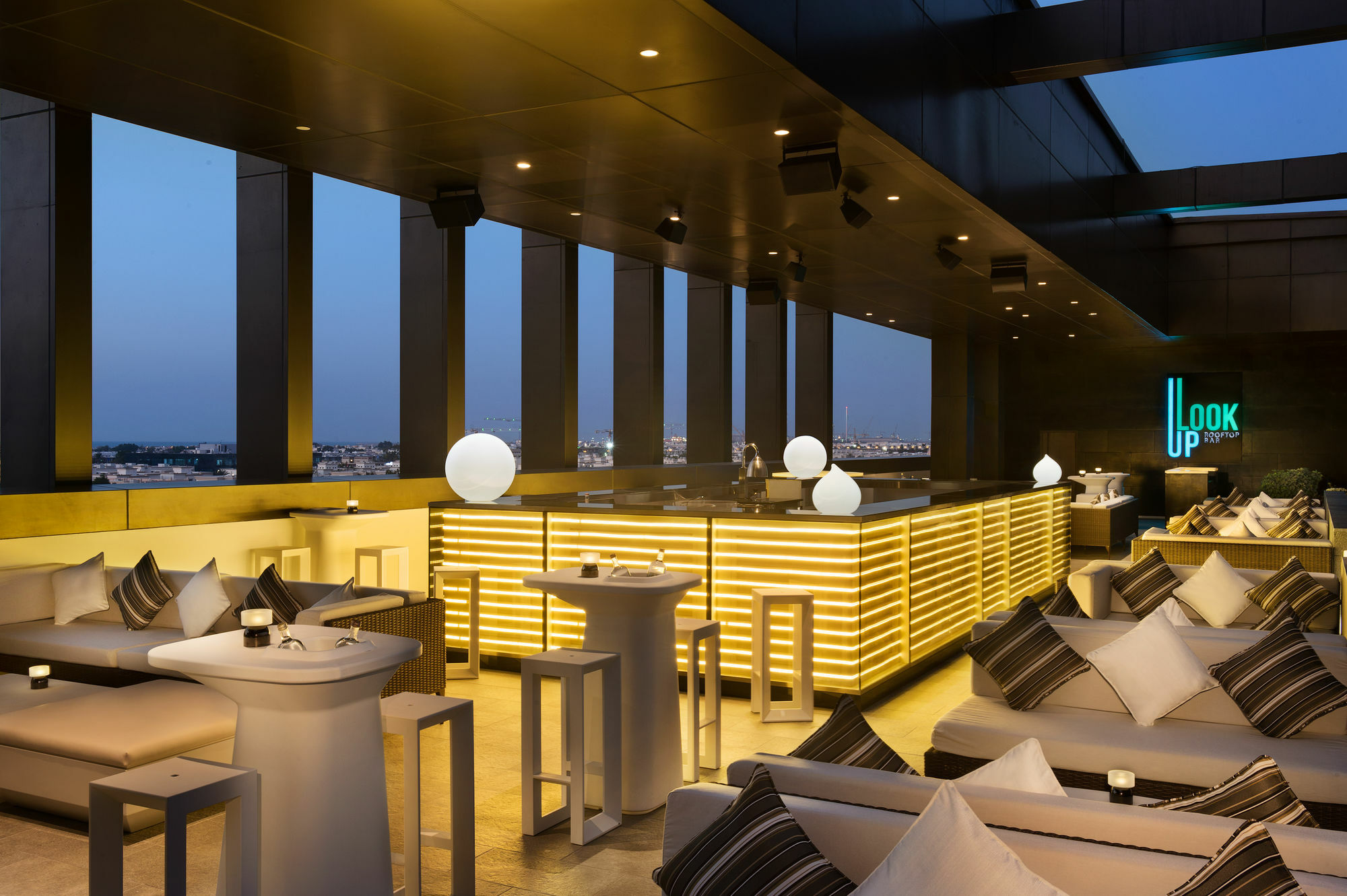 La Ville Hotel & Suites City Walk Dubai, Autograph Collection Exterior foto The bar