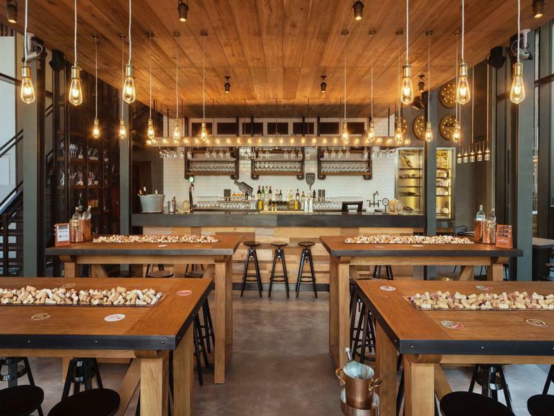 La Ville Hotel & Suites City Walk Dubai, Autograph Collection Exterior foto Tasting room at the San Francisco Wine Center